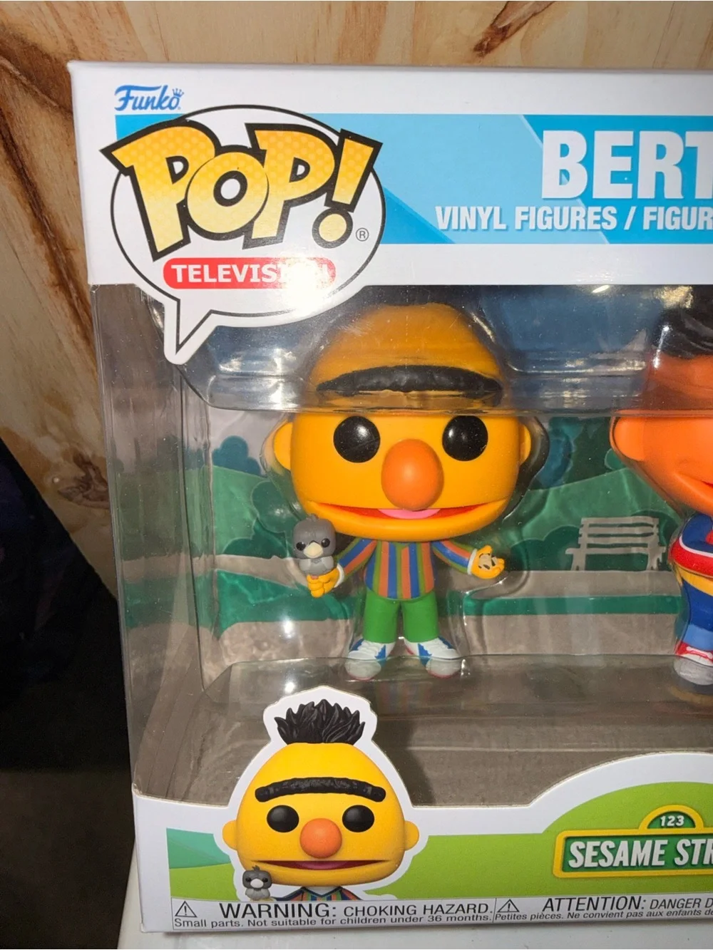 Funko Pop! Bert & Ernie Sesame Street 2-Pack - Yellow, Orange, Blue, Green, Red